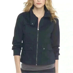 Lolë woman’s navy blue Dakota full  zip jacket. Fall season start